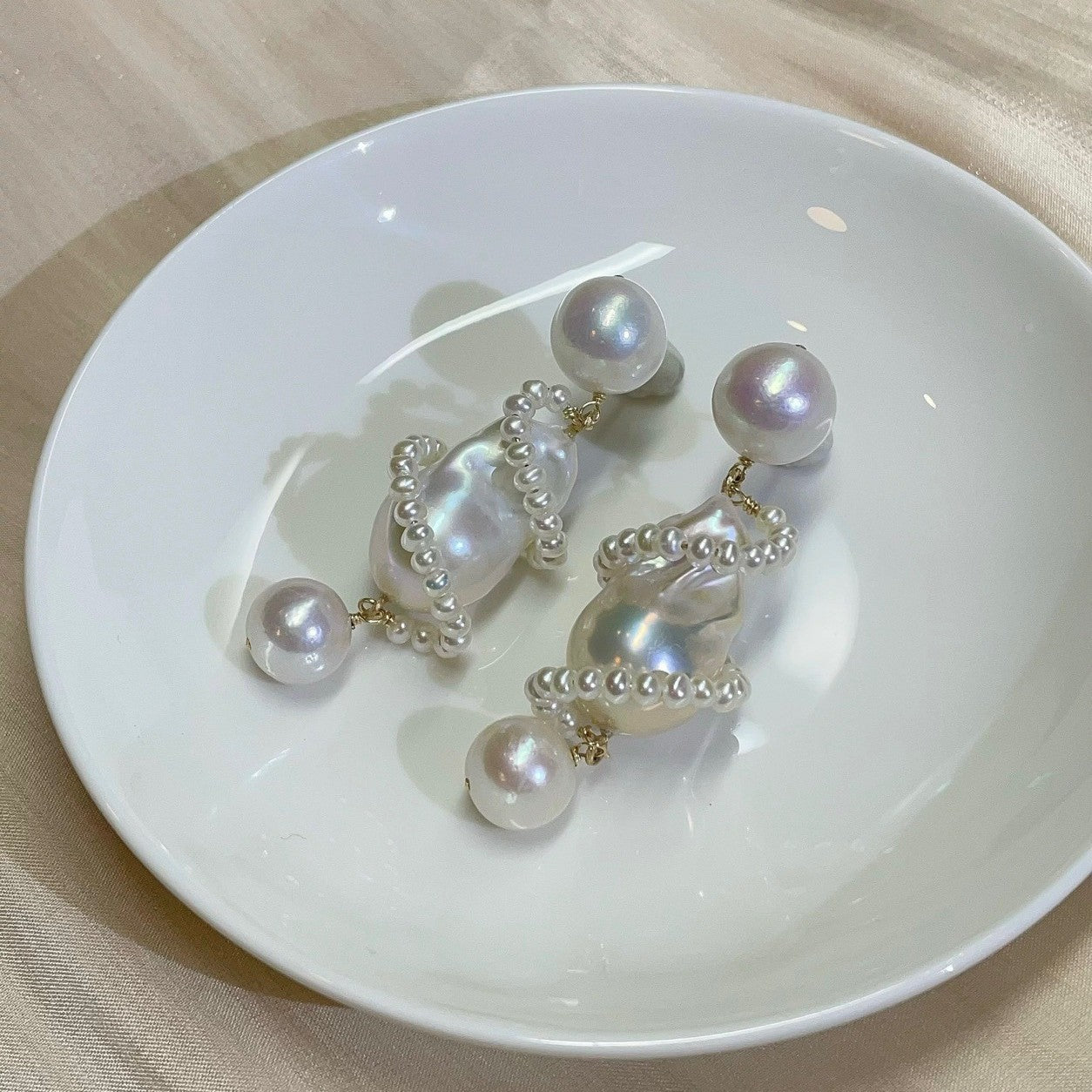Boucles d'oreilles en perles baroques naturelles de style Chen Jiahui, avec des épingles en argent, accessoires d'oreilles élégants.