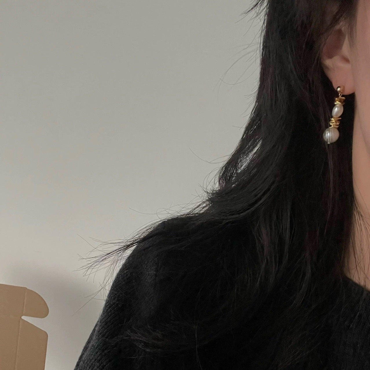 Boucles d'oreilles en perles naturelles pour femmes, style rétro français, artistique, haut de gamme, minimaliste, élégance, clous d'oreilles, nouvelle collection 2024, accessoires tendance
