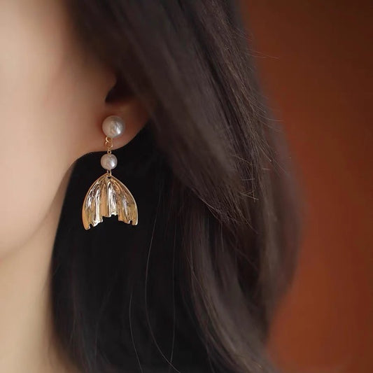 Boucles d'oreilles en forme de queue de poisson, design unique, accessoires d'oreilles en perles de culture d'eau douce, élégance haut de gamme, pendants d'oreilles légers