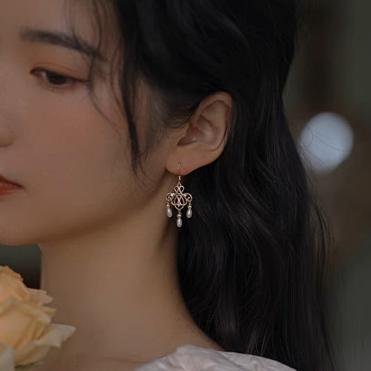 Conception raffinée Boucles d'oreilles en perles naturelles avec franges de style rétro palatial en or 14K et brillants élégants mode tendance