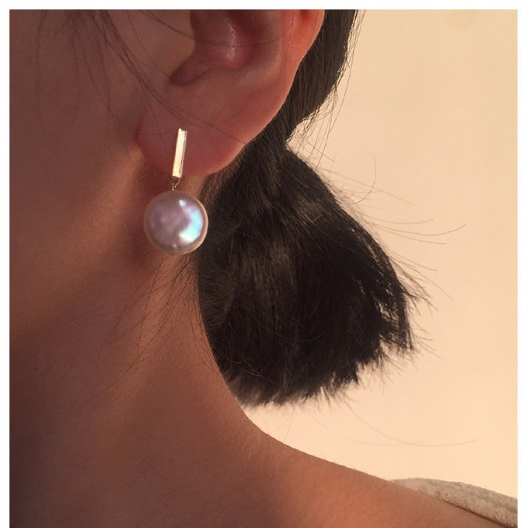 Boucles d'oreilles en perles d'eau douce baroques naturelles pour femmes, accessoires d'été, design gris, clous d'oreilles en forme de disque rond atypique