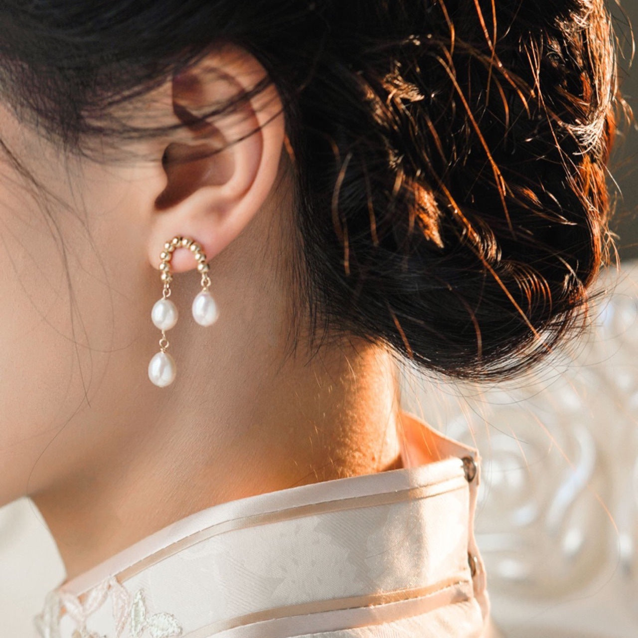 Boucles d'oreilles élégantes en or 14K avec perles naturelles en forme de grain de riz, style rétro pour filles