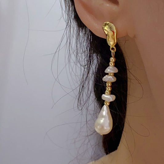 Boucles d'oreilles en perles baroques goutte d'eau en pétales de fleurs en lin naturel, élégantes et vintage avec aiguille en argent