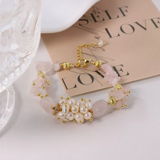 Perles naturelles en poudre, bracelet en cristal rose, design de niche, sensation haut de gamme, bracelet polyvalent, accessoire de mode frais et doux