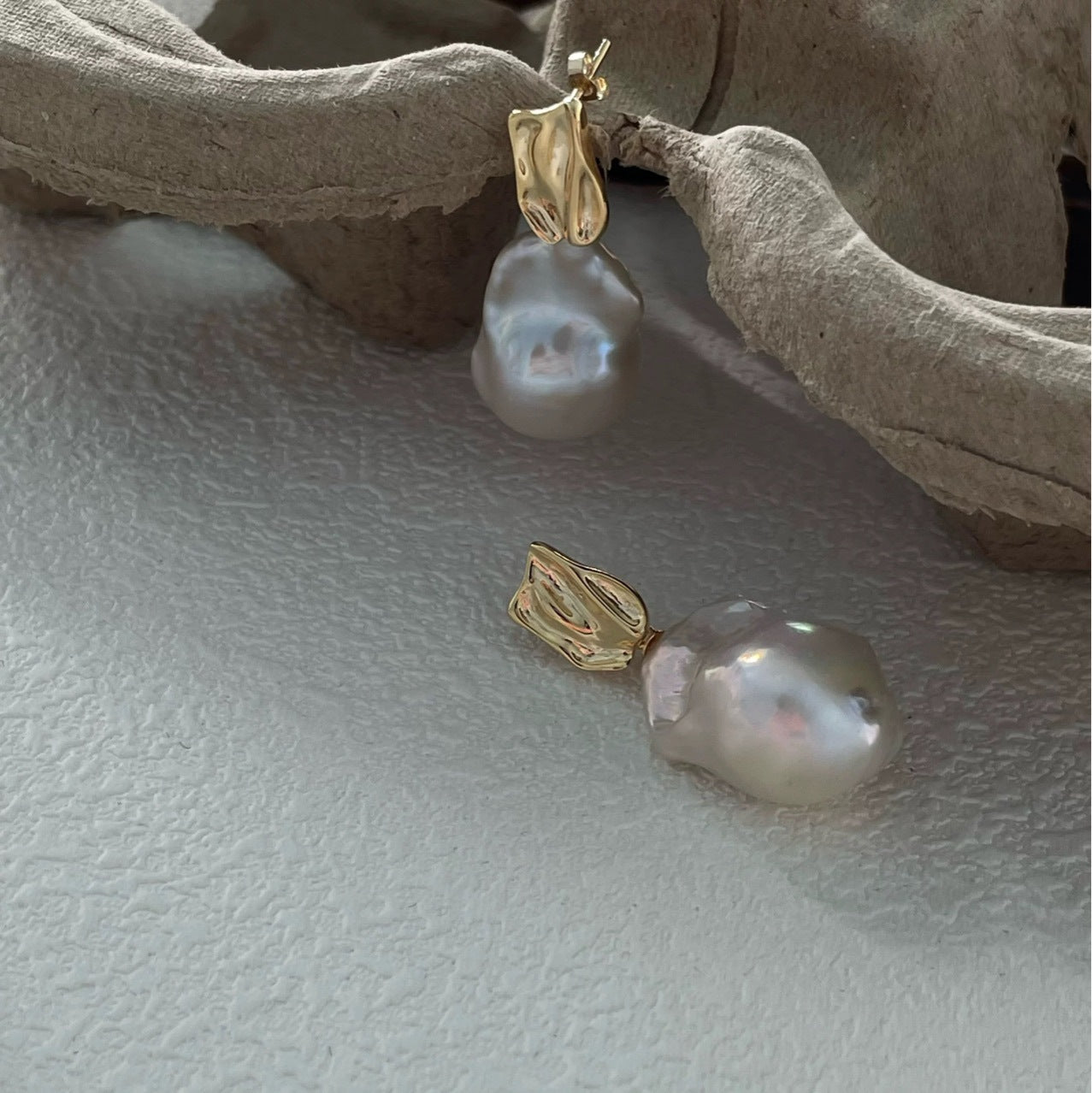 Boucles d'oreilles en perles baroques naturelles de forme irrégulière, style courtois rétro, nouvelles grandes boucles d'oreilles 2024, aiguille en argent, exagérées