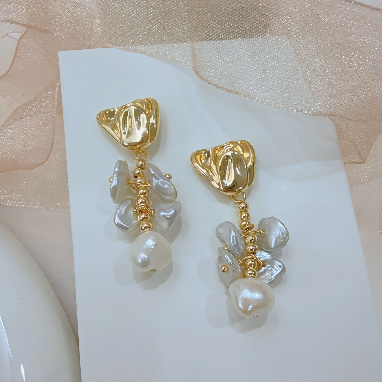 Nouveaux boucles d'oreilles en perles baroques irrégulières avec motifs floraux naturels, élégantes et longues en argent碎