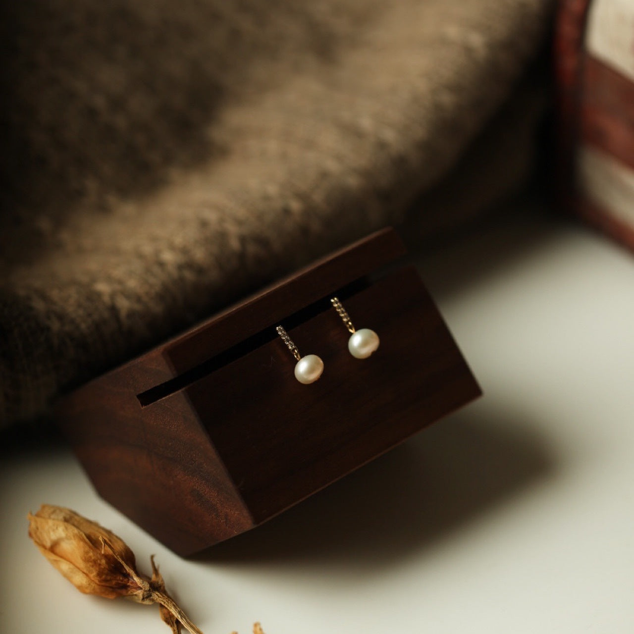 Design mignon petites boucles d'oreilles en argent s925, aiguilles en argent pur, perles d'eau douce naturelles, petites et polyvalentes