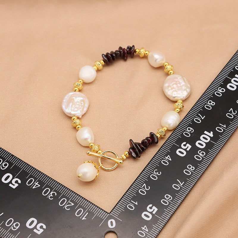Bracelet en grenat baroque naturel, design élégant et haut de gamme, accessoire tendance.