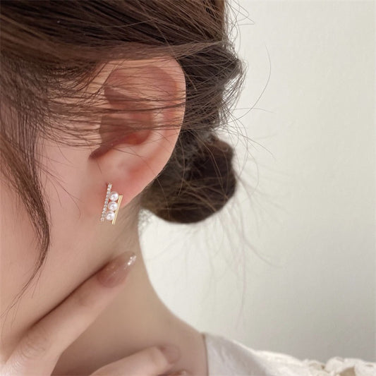Conception en micro-incrustation de diamants, boucles d'oreilles en perles de culture d'eau douce naturelles, tendance légère et luxueuse, boucles d'oreilles en équilibre, accessoires d'oreilles au style simple et élégant