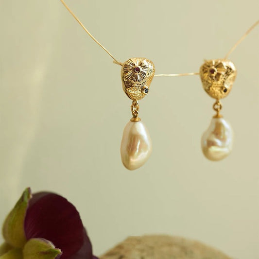 Boucles d'oreilles élégantes rétro en perles naturelles irrégulières de style baroque avec aiguille en argent, simples et polyvalentes, décontractées et à la mode