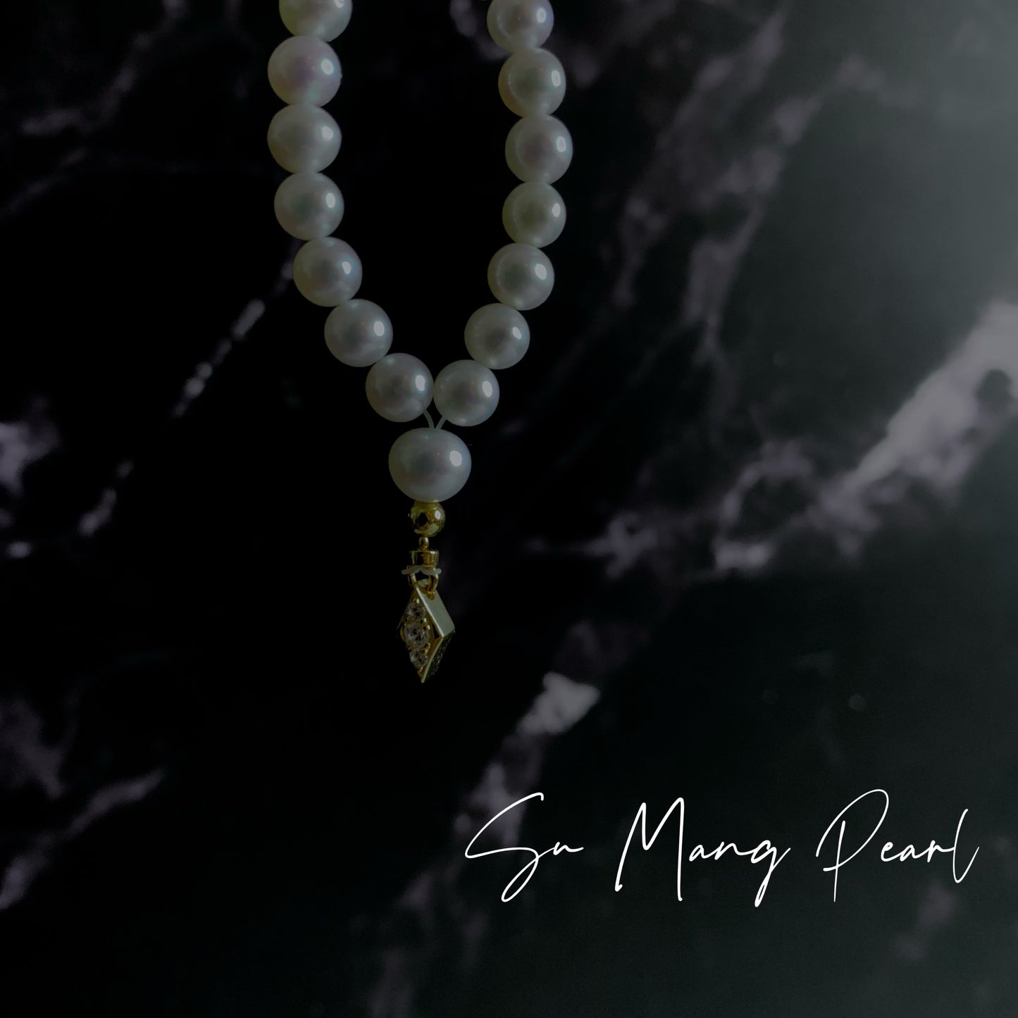 Retro Court Style Pearl Diamond-shaped Long Earrings, Gold Diamond-embellished Niche Earrings with Sense of Design