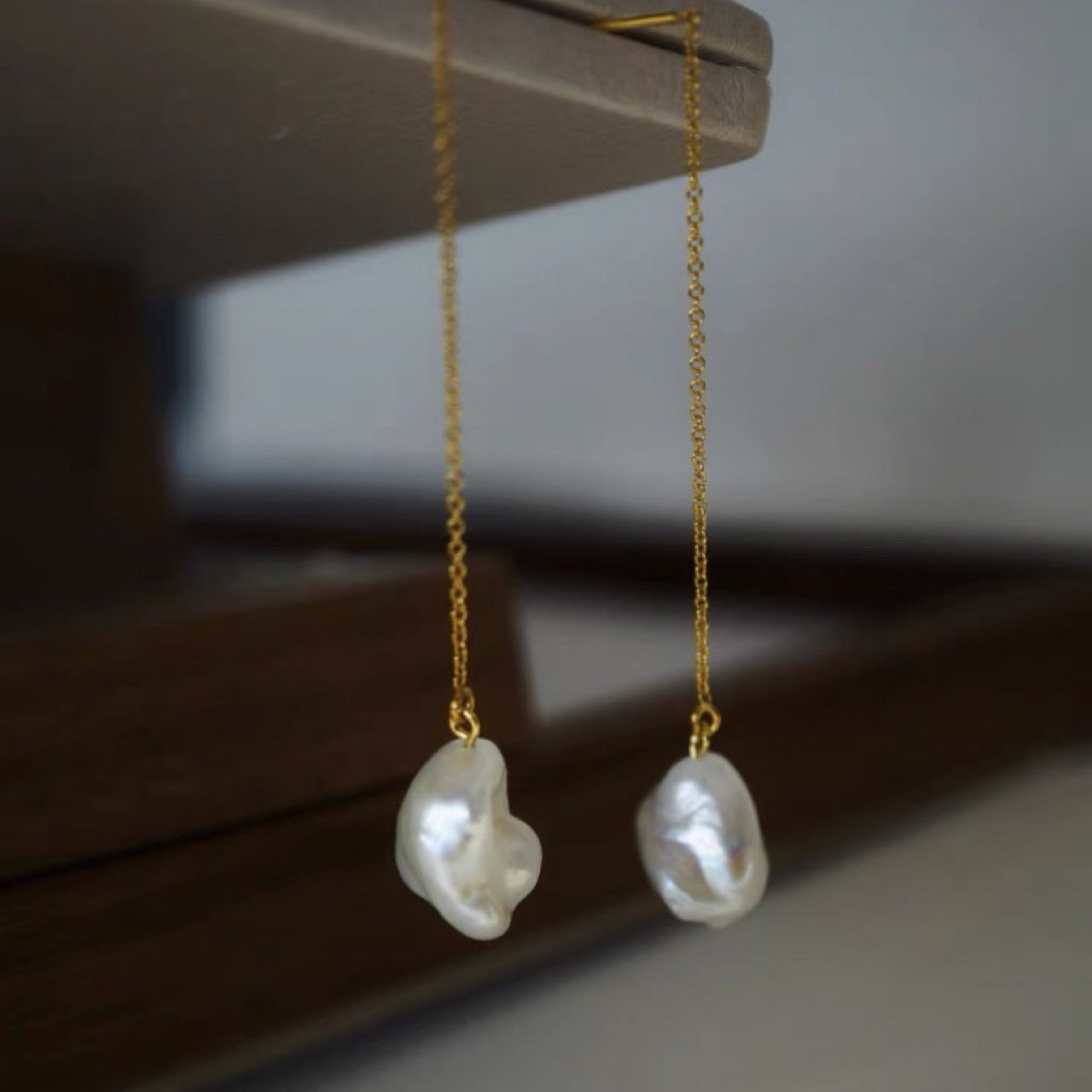 Boucles d'oreilles pendantes en perles baroques naturelles minimalistes, vintage français, irrégulières, longues, accessoires de mode asymétriques