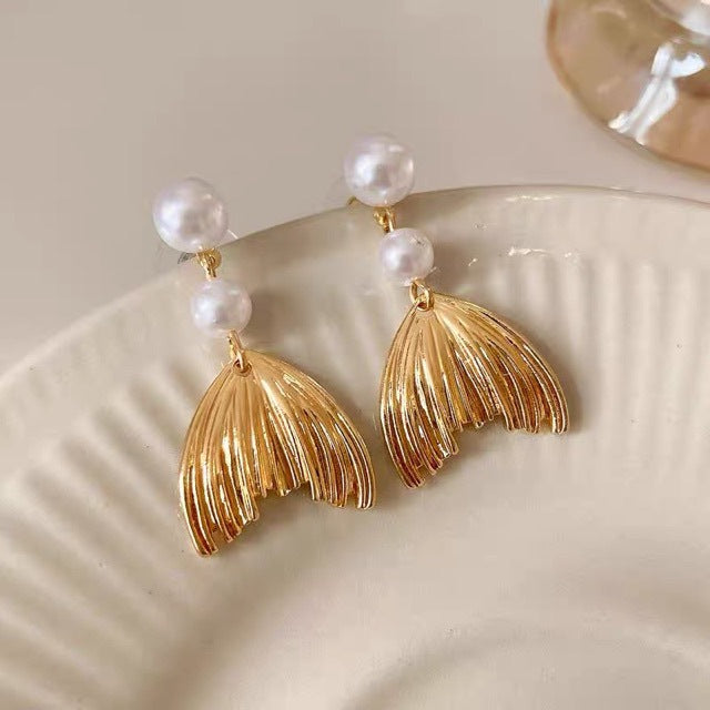 Boucles d'oreilles en forme de queue de poisson, design unique, accessoires d'oreilles en perles de culture d'eau douce, élégance haut de gamme, pendants d'oreilles légers
