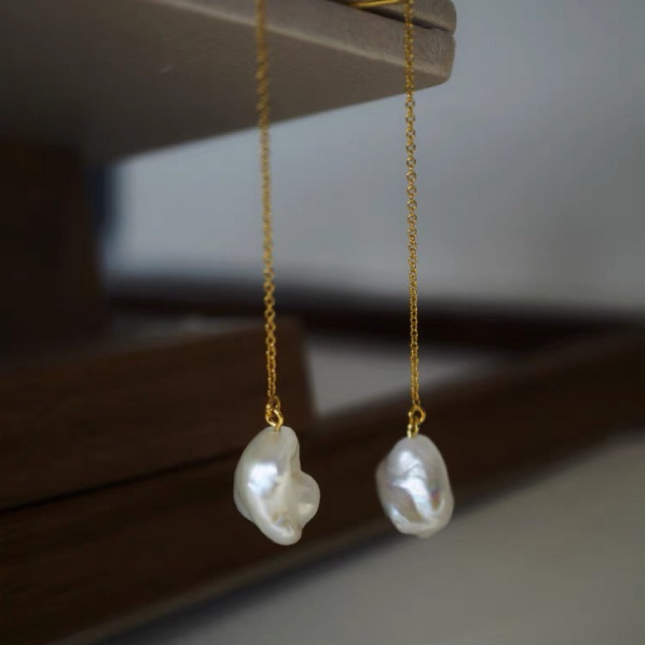 Boucles d'oreilles pendantes en perles baroques naturelles minimalistes, vintage français, irrégulières, longues, accessoires de mode asymétriques