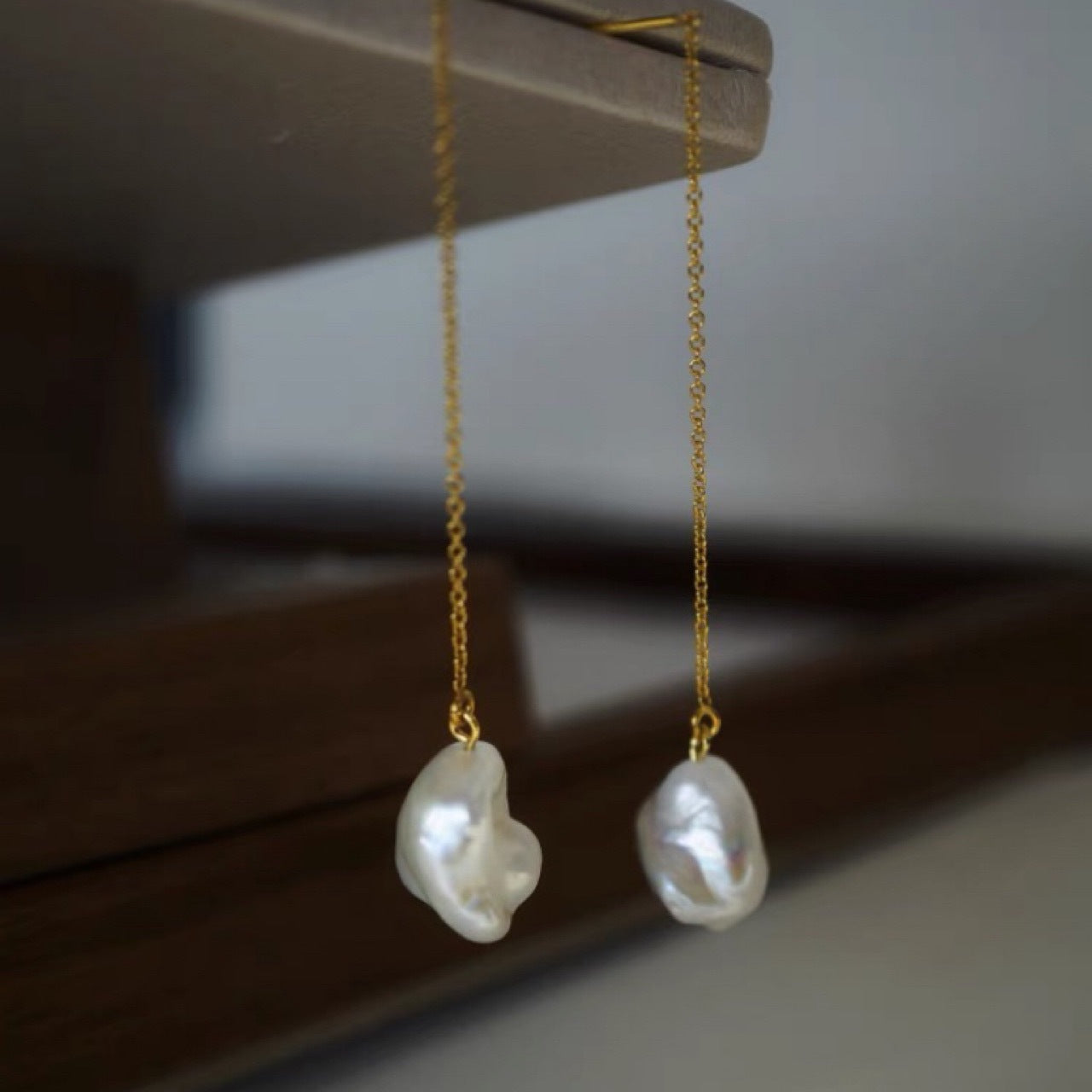 Boucles d'oreilles pendantes en perles baroques naturelles minimalistes, vintage français, irrégulières, longues, accessoires de mode asymétriques