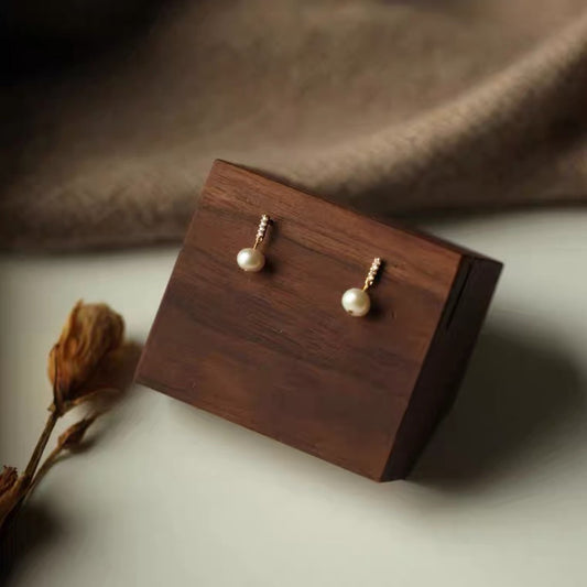 Design mignon petites boucles d'oreilles en argent s925, aiguilles en argent pur, perles d'eau douce naturelles, petites et polyvalentes