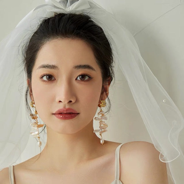 Conception de niche rétro longues boucles d'oreilles en perles de perles d'eau douce exagérées avec aiguille en argent 925 pour mariage, clous d'oreilles polyvalents pour déesse