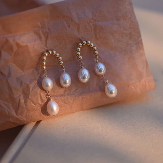 Boucles d'oreilles élégantes en or 14K avec perles naturelles en forme de grain de riz, style rétro pour filles